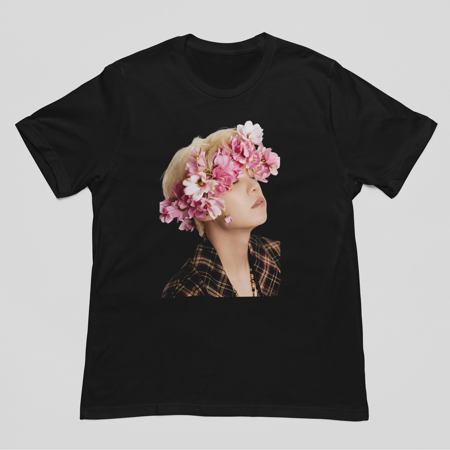 Camiseta Básica The Rose Jaehyeog Flowers