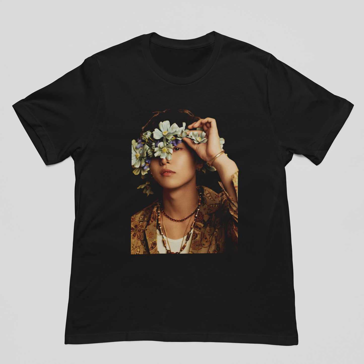 Camiseta Básica The Rose Hajoon Flowers