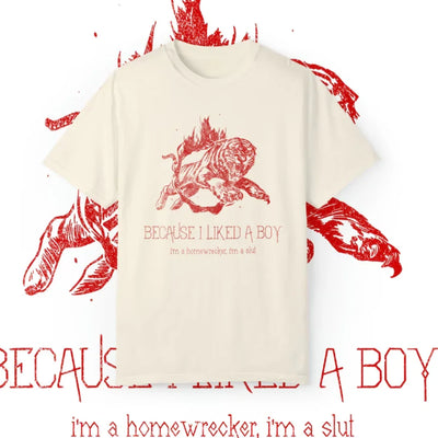 Camiseta Básica Sabrina Carpenter Because I Liked A Boy Pérola