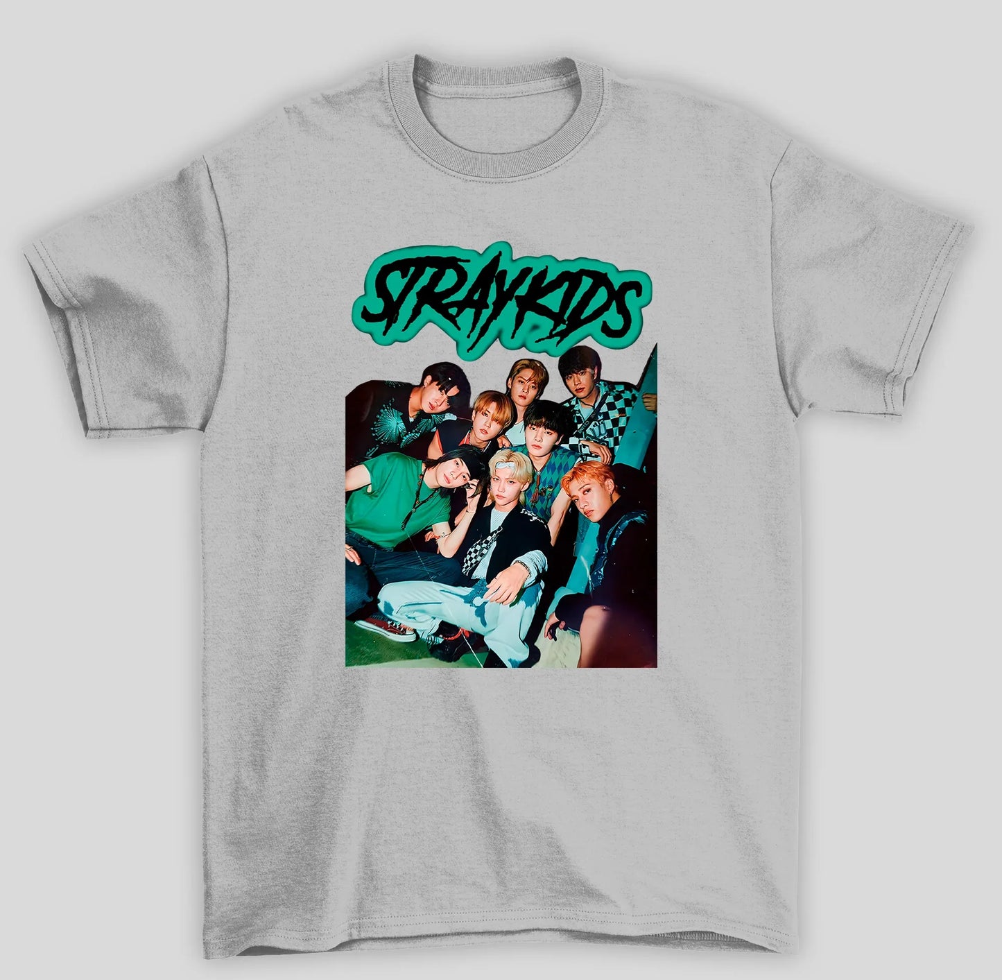 Camiseta Básica Stray Kids Group Kpop- cinza