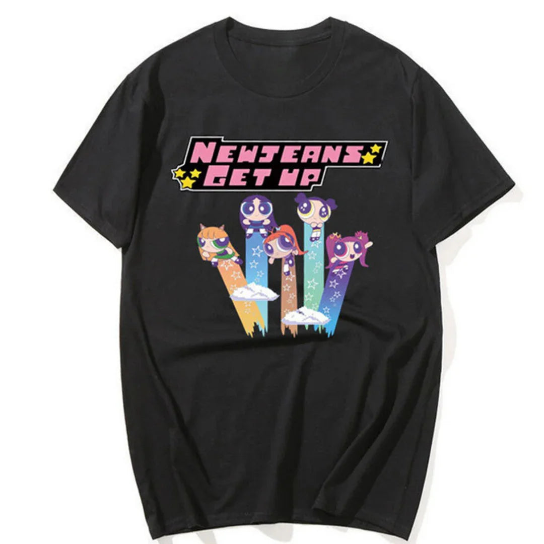 Camiseta Básica Get Up Album NewJeans – Saoko