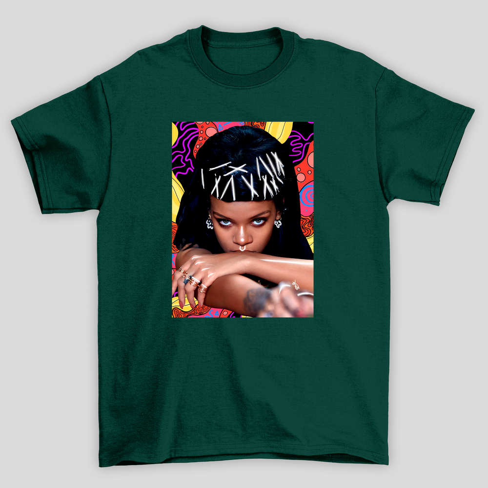 Camiseta Básica Rihanna Abstract