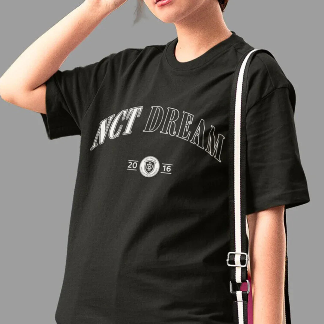 Camiseta Básica NCT Dream College - preto