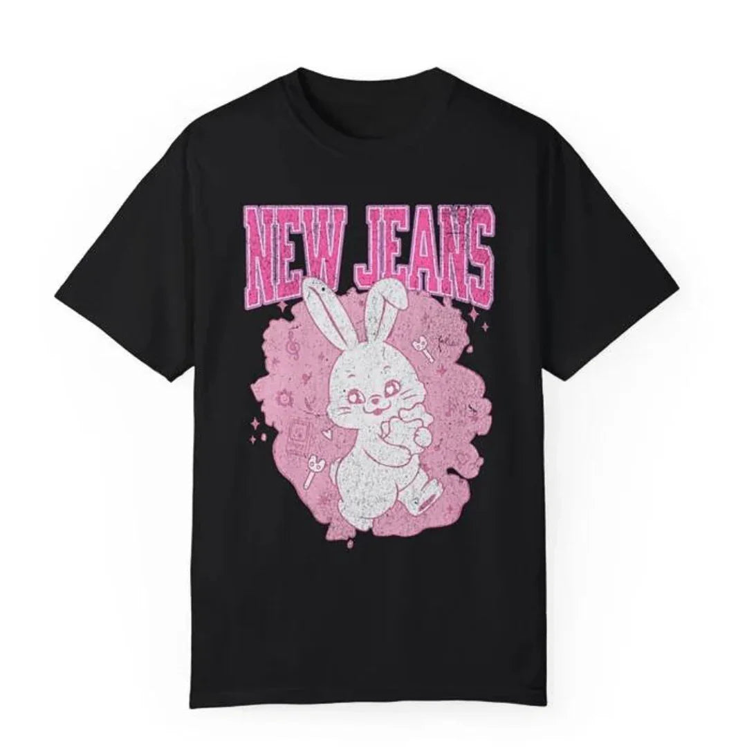 Camiseta Básica NewJeans Logo - preto