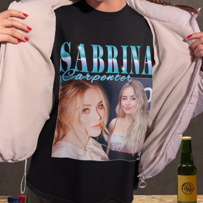 Camiseta Básica Sabrina Carpenter Aesthetic Preto