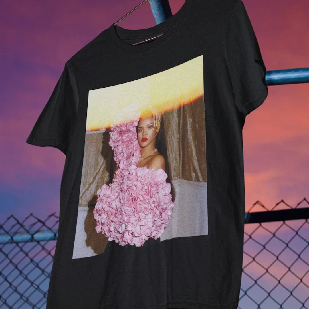 Camiseta Básica Rihanna Aesthetic Vintage
