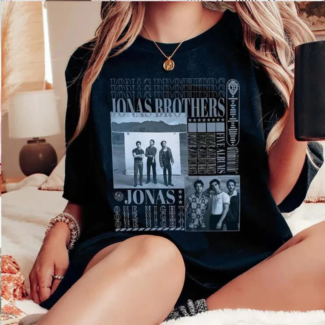 Camiseta Básica Jonas Brothers Collab Preto