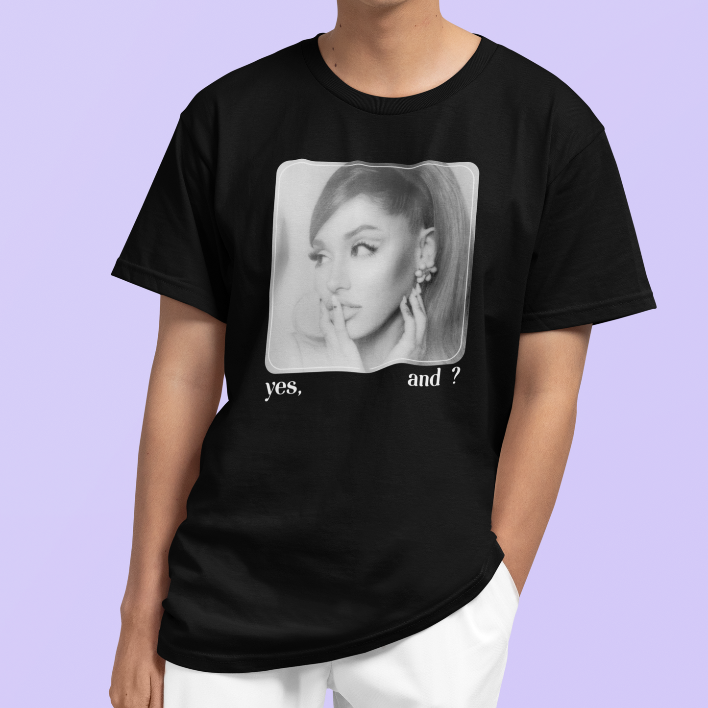 Camiseta Básica Ariana Grande New Music B&W