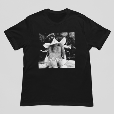 Camiseta Básica Ariana Grande Cute Flower