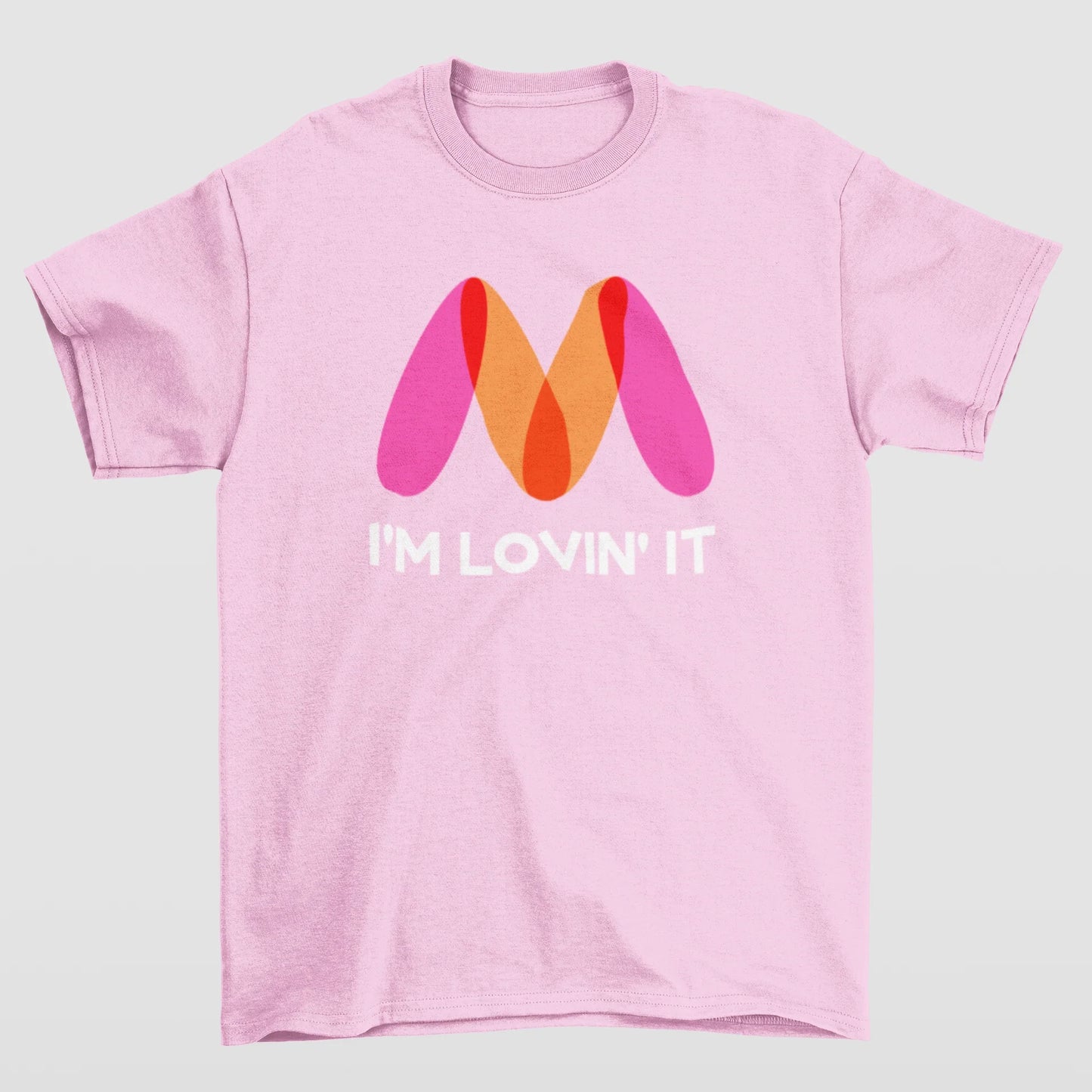 Camiseta Básica Mariah Carey I'm Lovin' It- rosa bebe