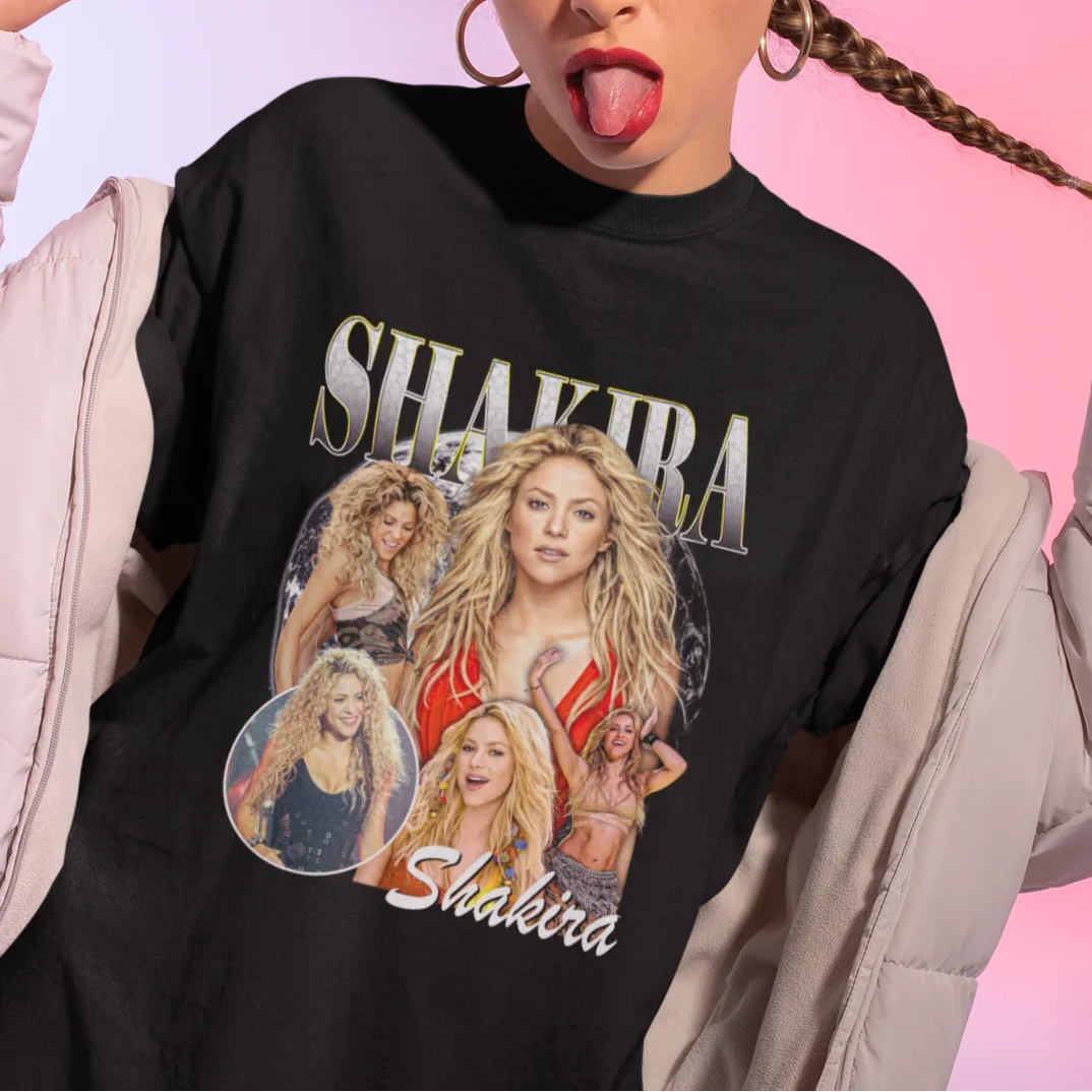 Camiseta Básica Shakira Graphic- PRETO