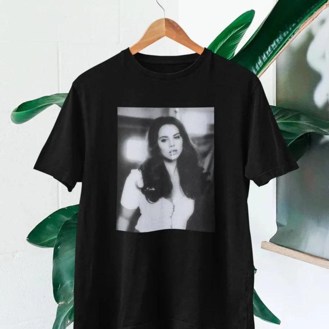 Camiseta Básica Lana Del Rey Retro Smoke