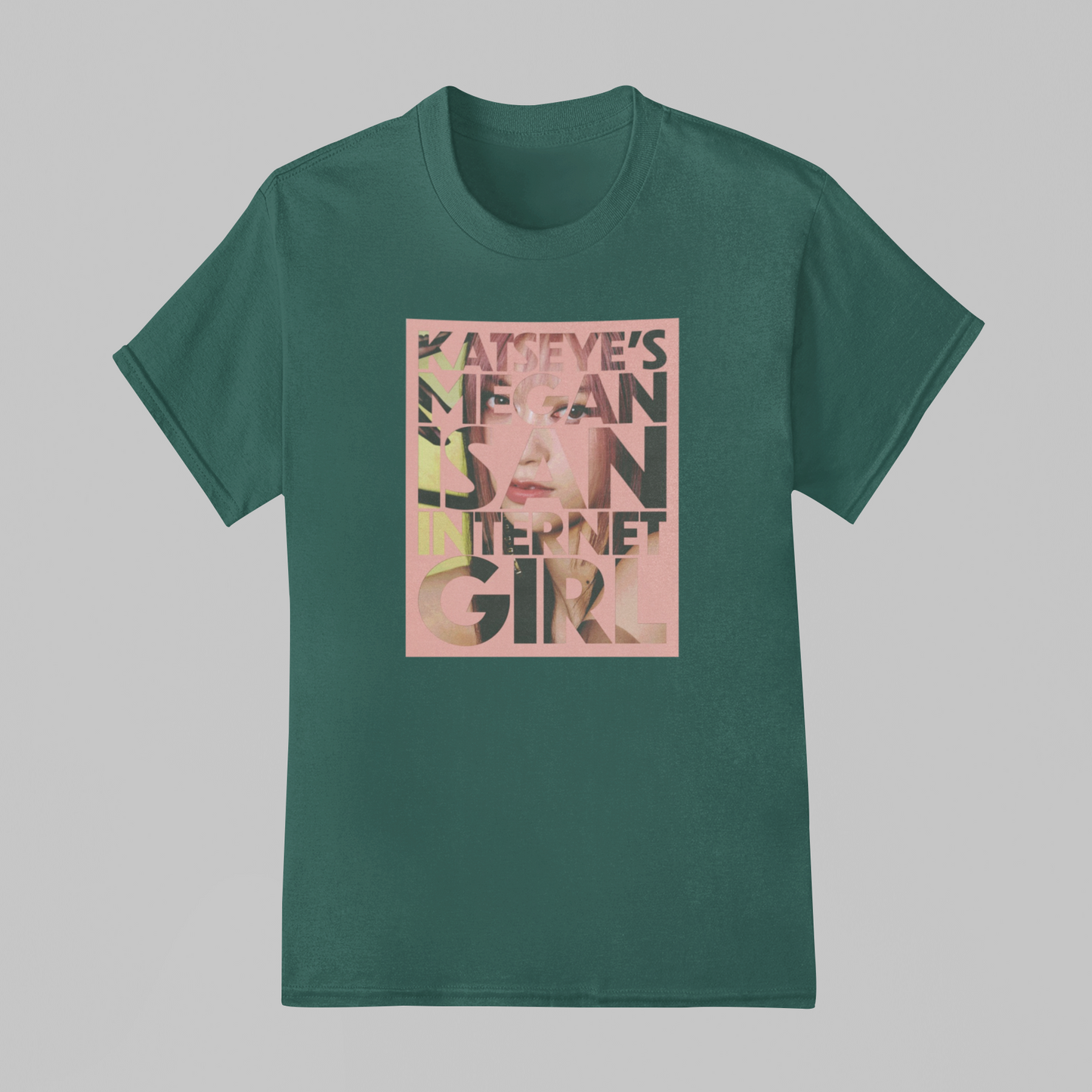 Camiseta Básica Katseye Megan Internet Girl