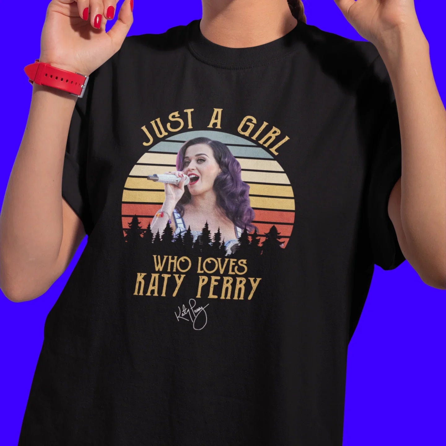 Camiseta Básica Katy Perry Who Loves