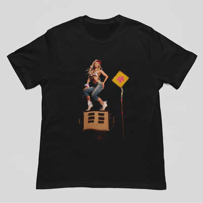 Camiseta Básica Zara Larsson Pose