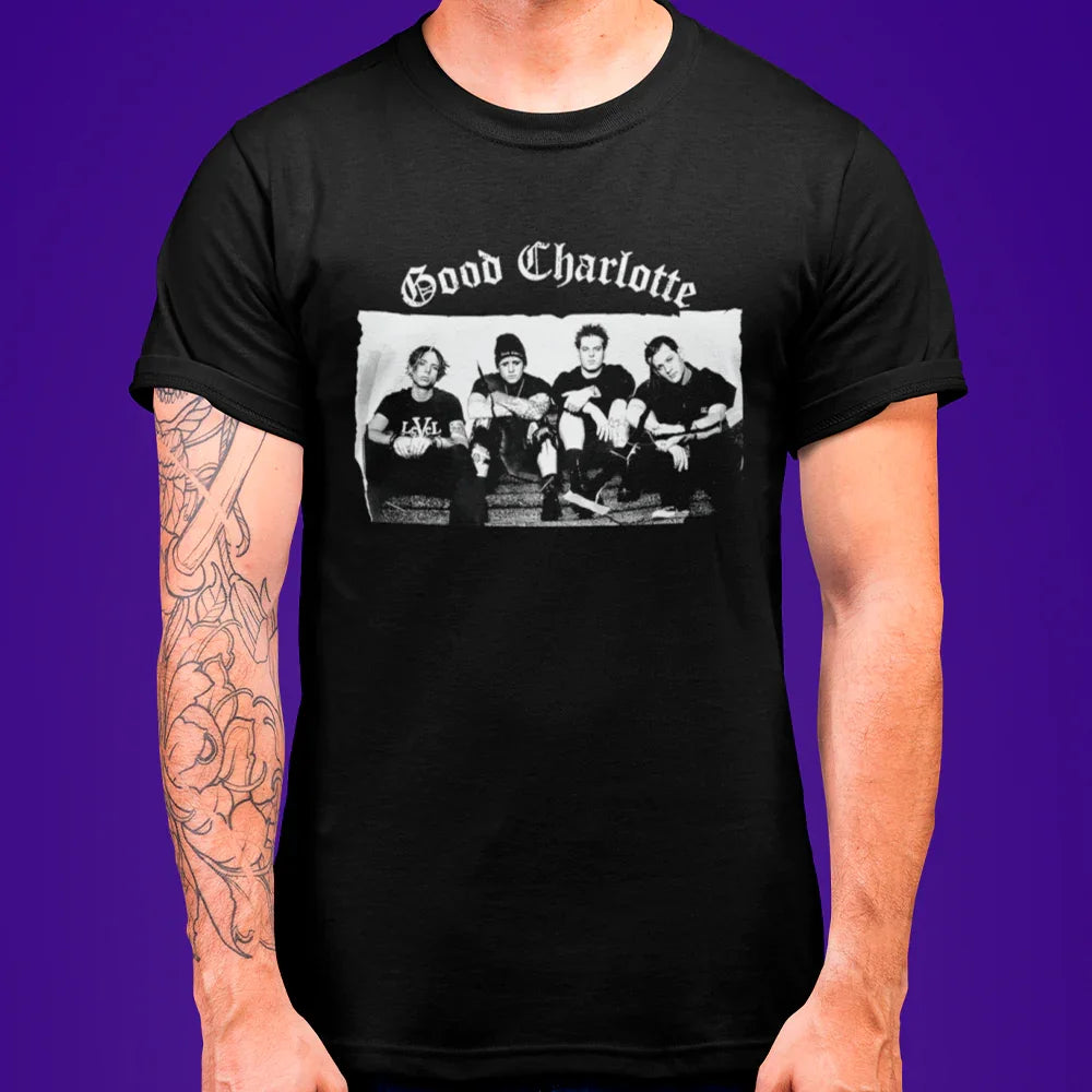 Camiseta Básica Good Charlotte Torn Photo