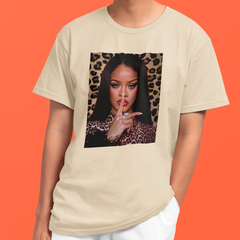 Camiseta Básica Rihanna Animal Print