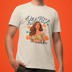 Camiseta Básica Unissex Karol G Papasito