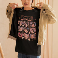 Camiseta Básica Twice Collab Graphic