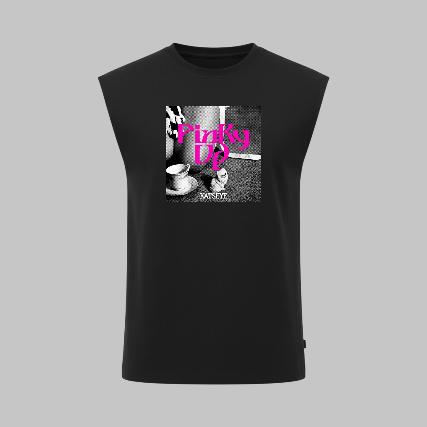 Regata Oversized Katseye Pinky Up Cat Photo