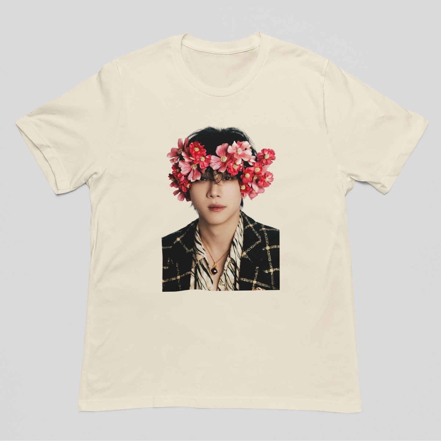 Camiseta Básica The Rose Taegyeom Flowers