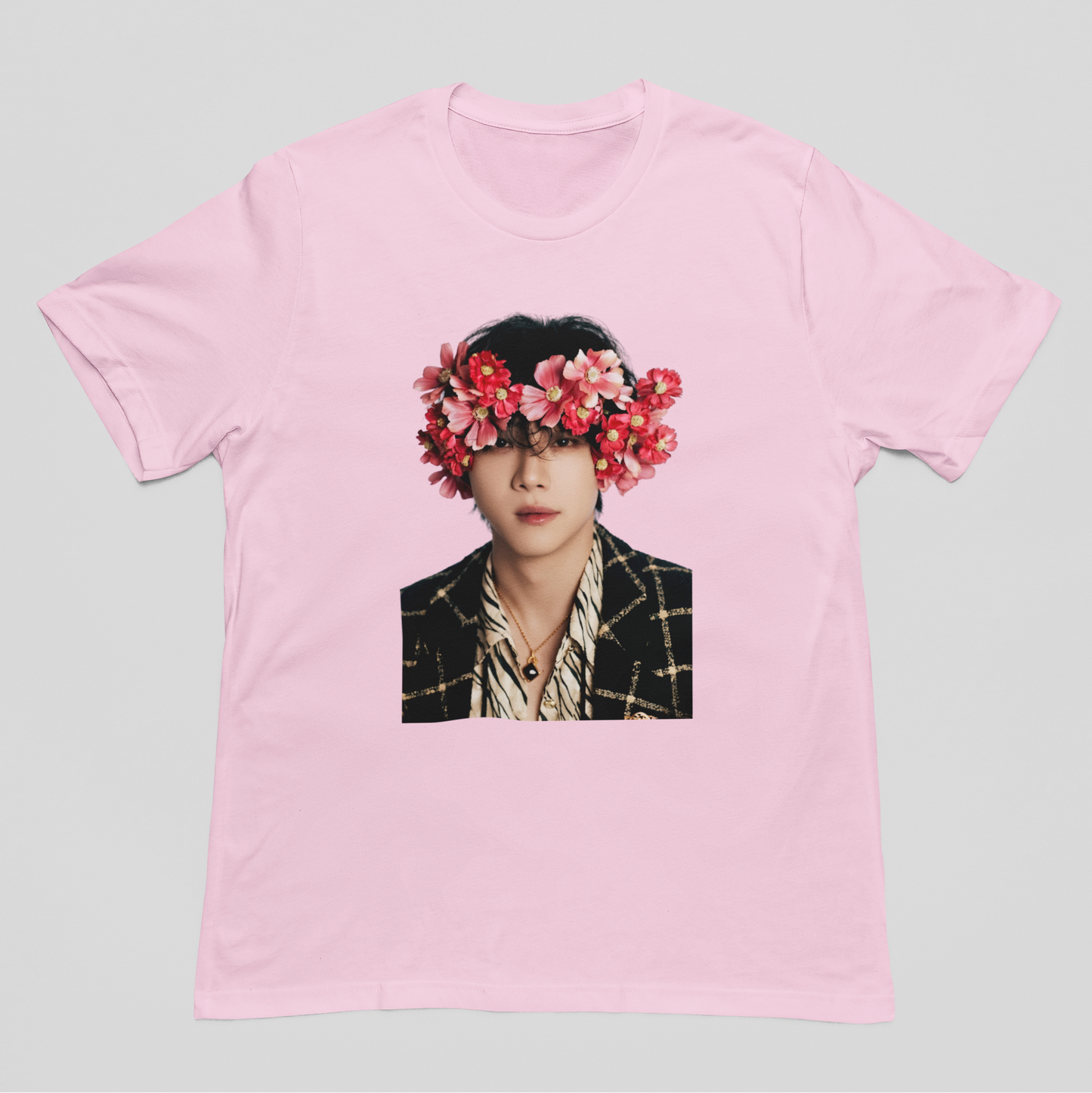 Camiseta Básica The Rose Taegyeom Flowers
