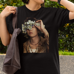Camiseta Básica The Rose Hajoon Flowers