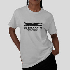 Camiseta Básica Le Sserafim Logo