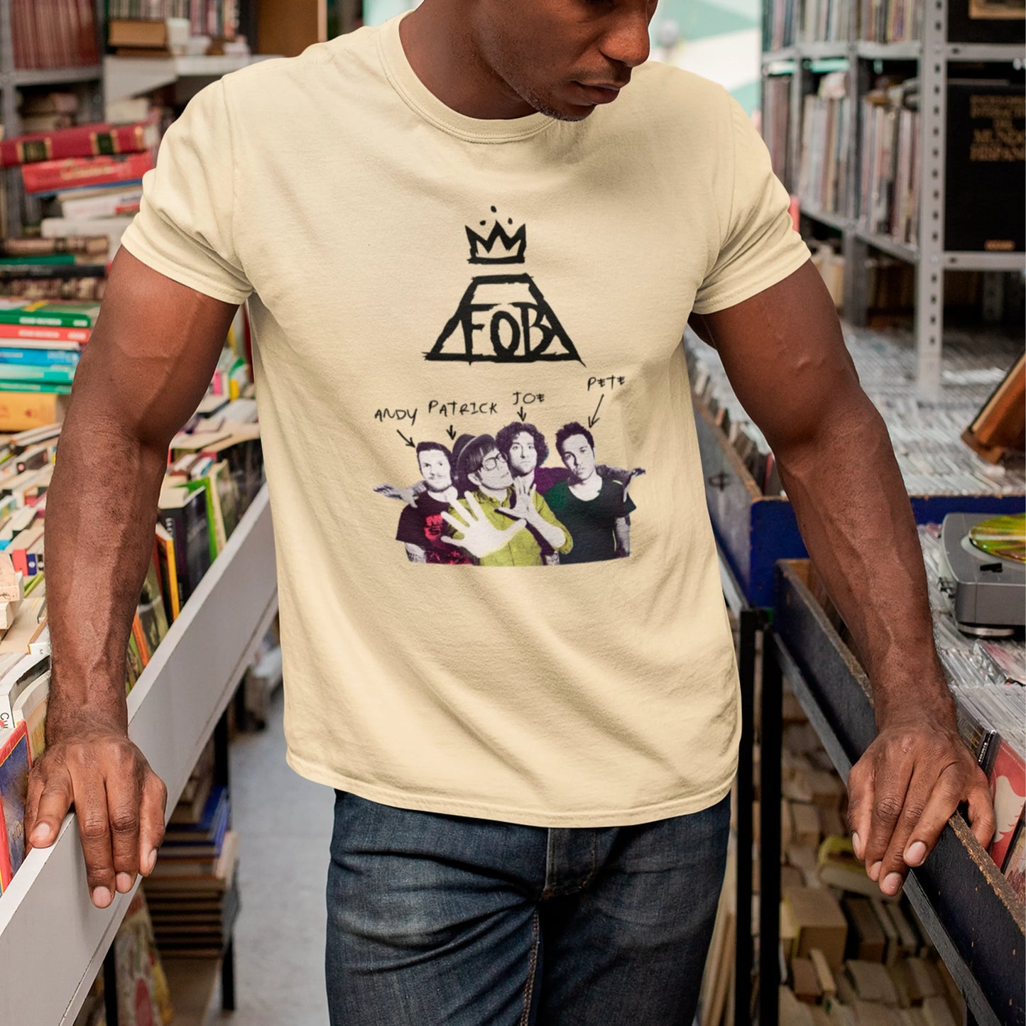 Camiseta Básica Logo Fall Out Boy