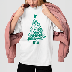 Camiseta Básica Christmas BTS Arvore de Natal