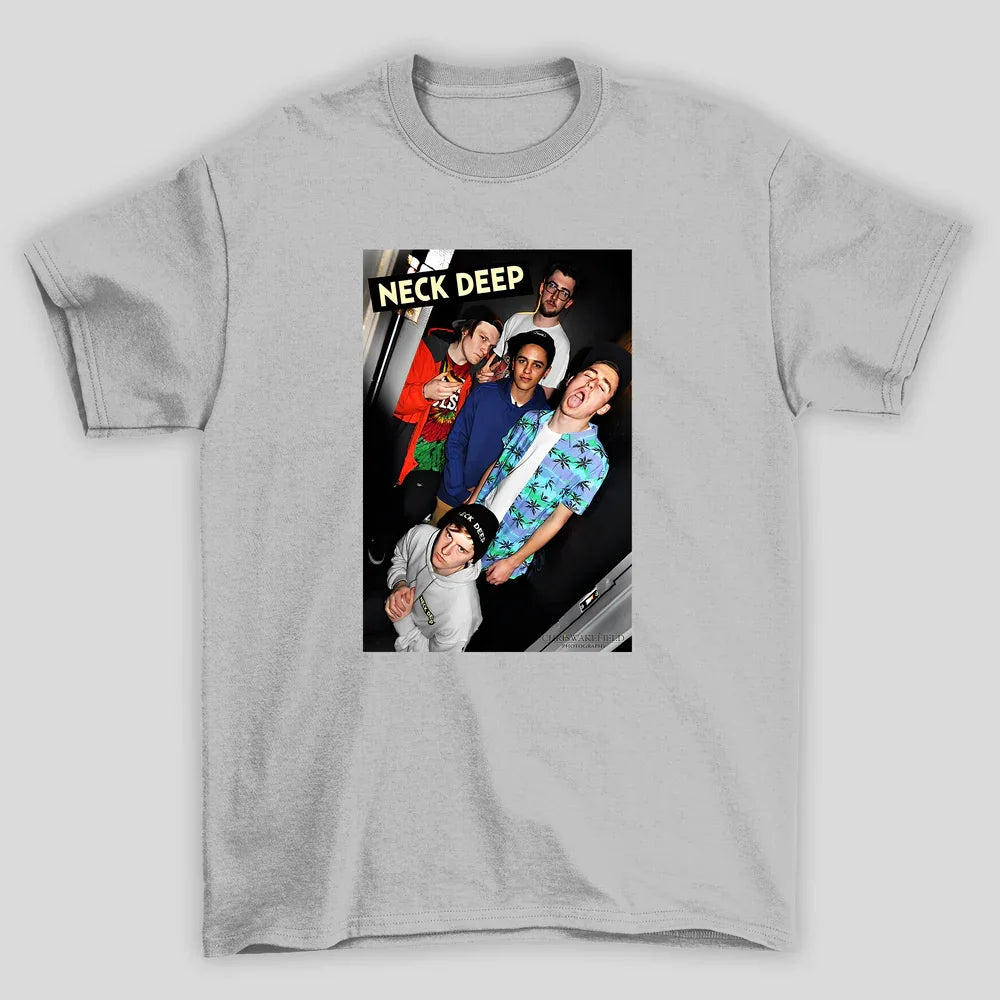 Camiseta Básica Neck Deep Band