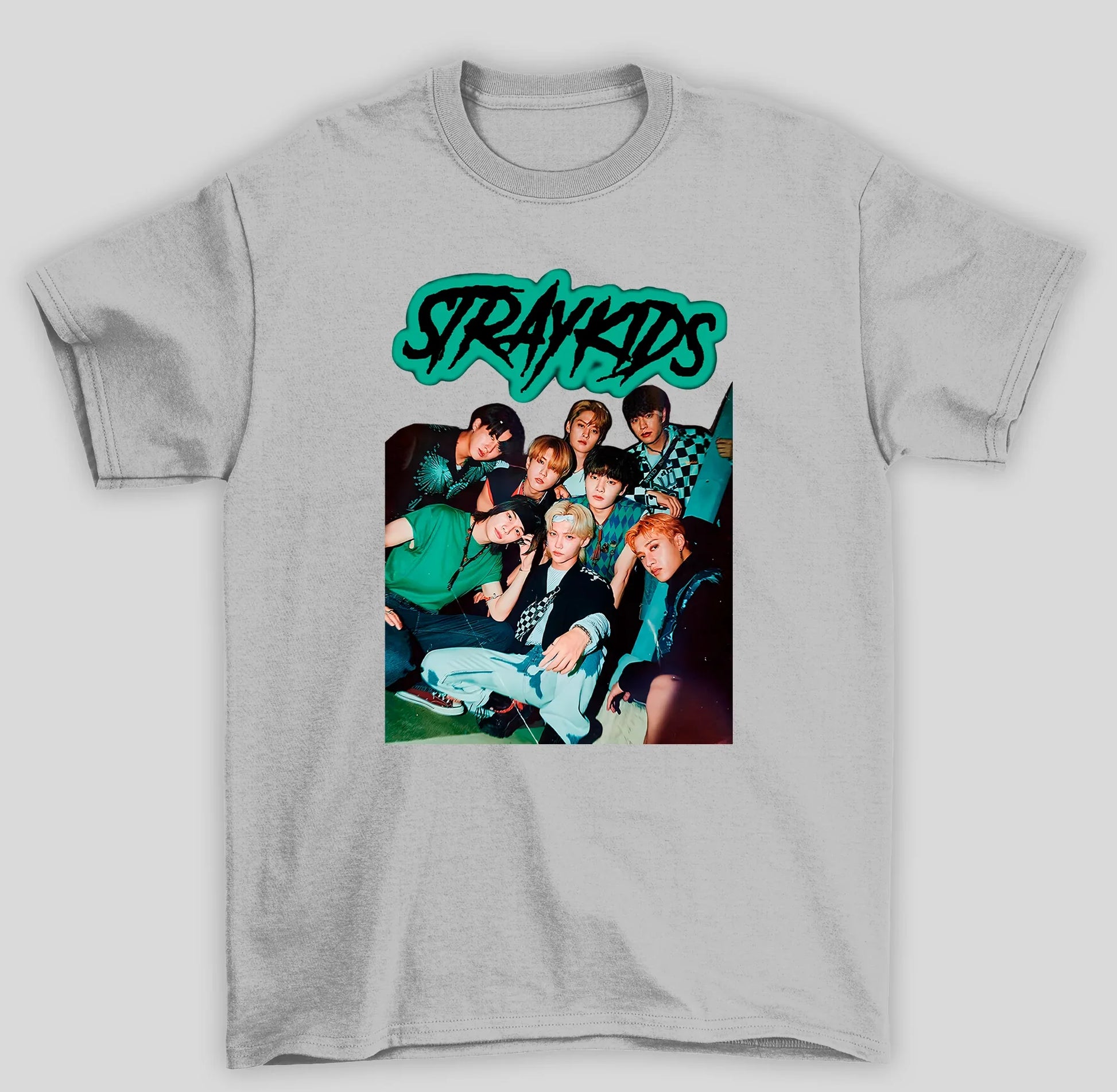 Camiseta Básica Stray Kids Group Kpop- cinza