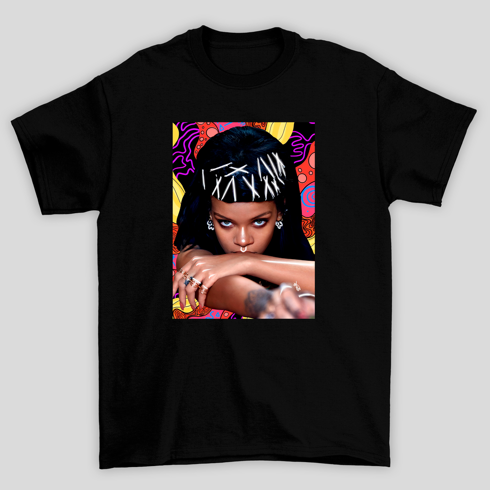 Camiseta Básica Rihanna Abstract