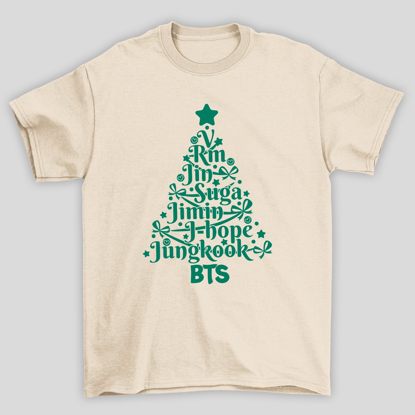 Camiseta Básica Christmas BTS Arvore de Natal