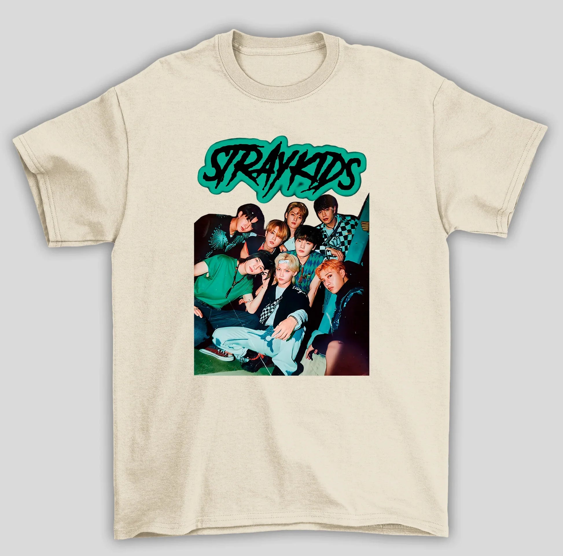 Camiseta Básica Stray Kids Group Kpop- pérola