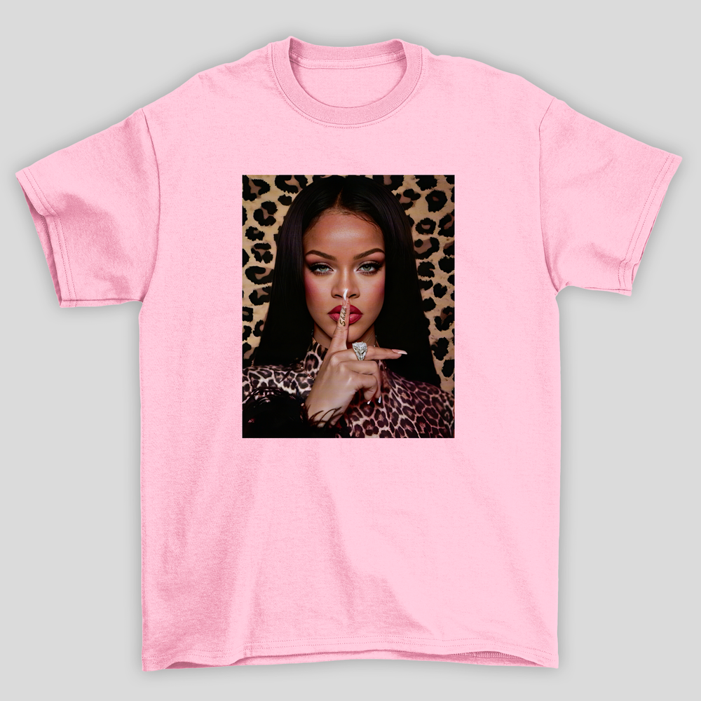 Camiseta Básica Rihanna Animal Print