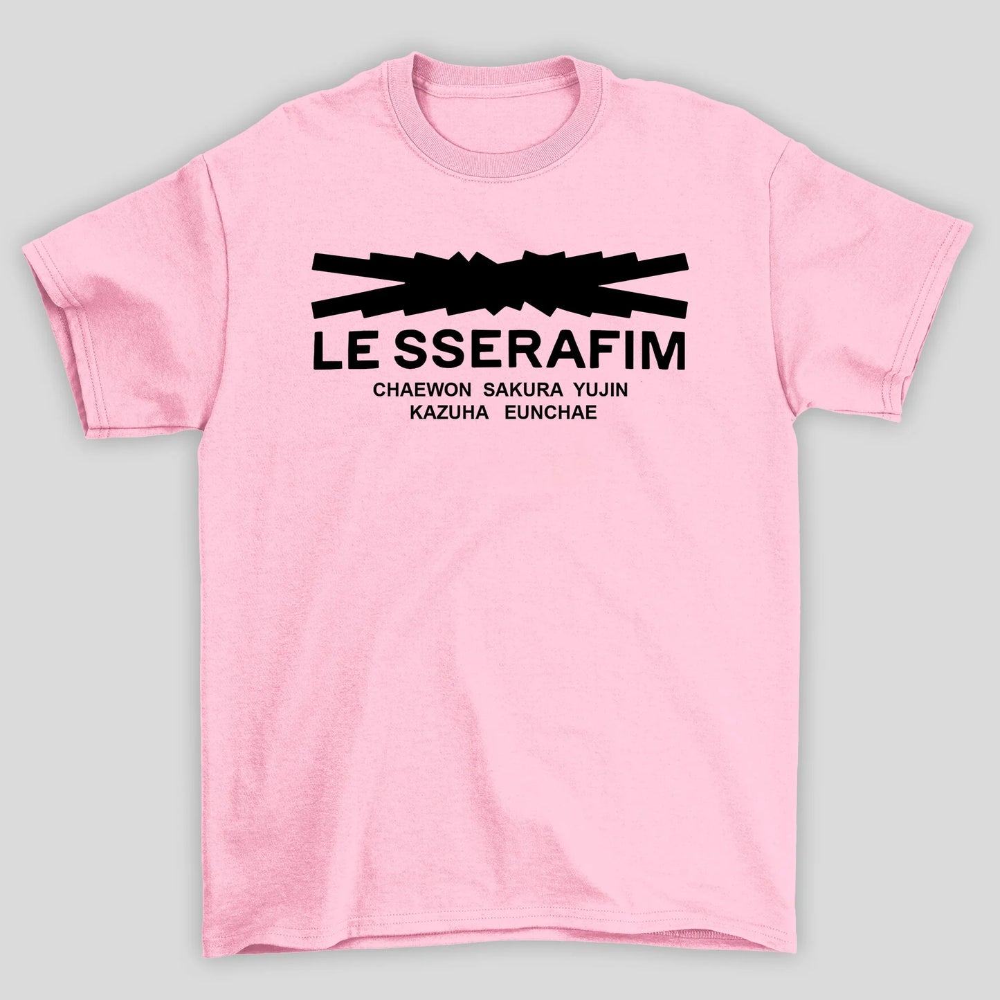 Camiseta Básica Le Sserafim Logo