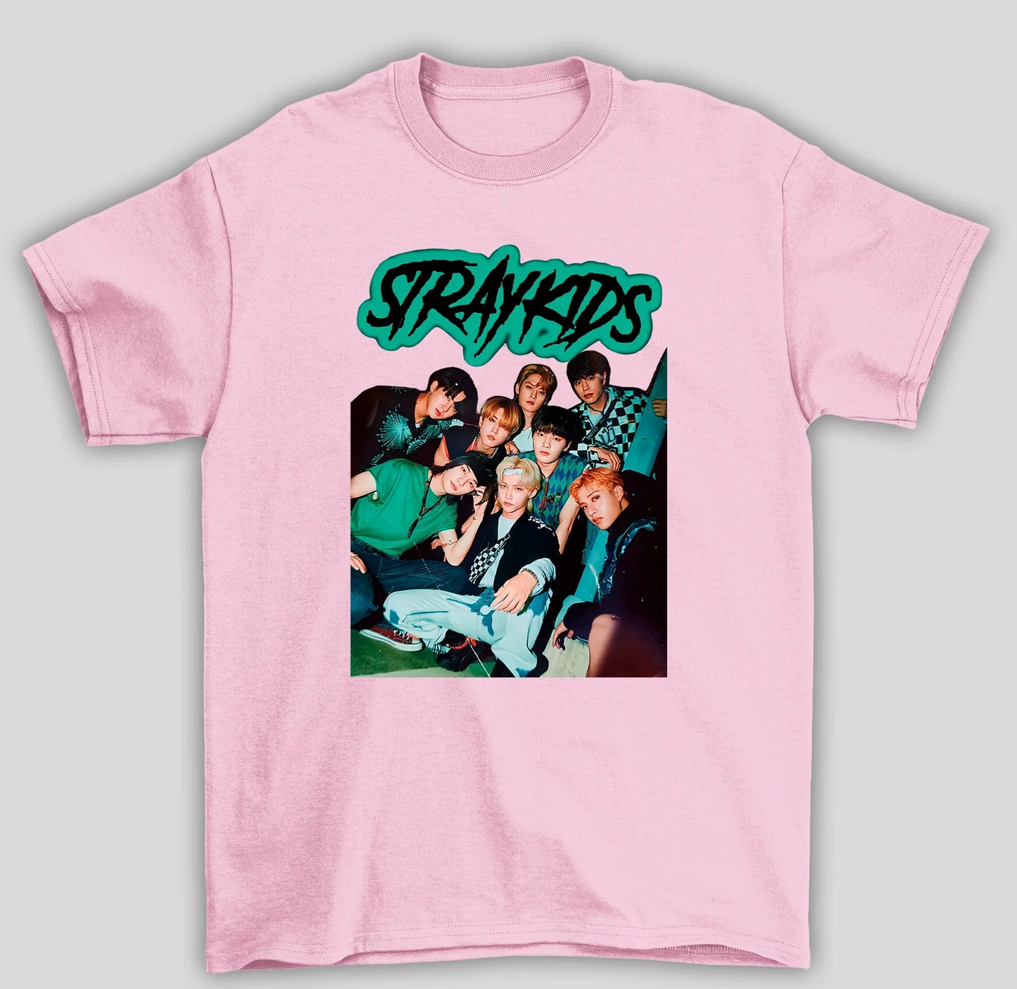 Camiseta Básica Stray Kids Group Kpop- rosa bebe