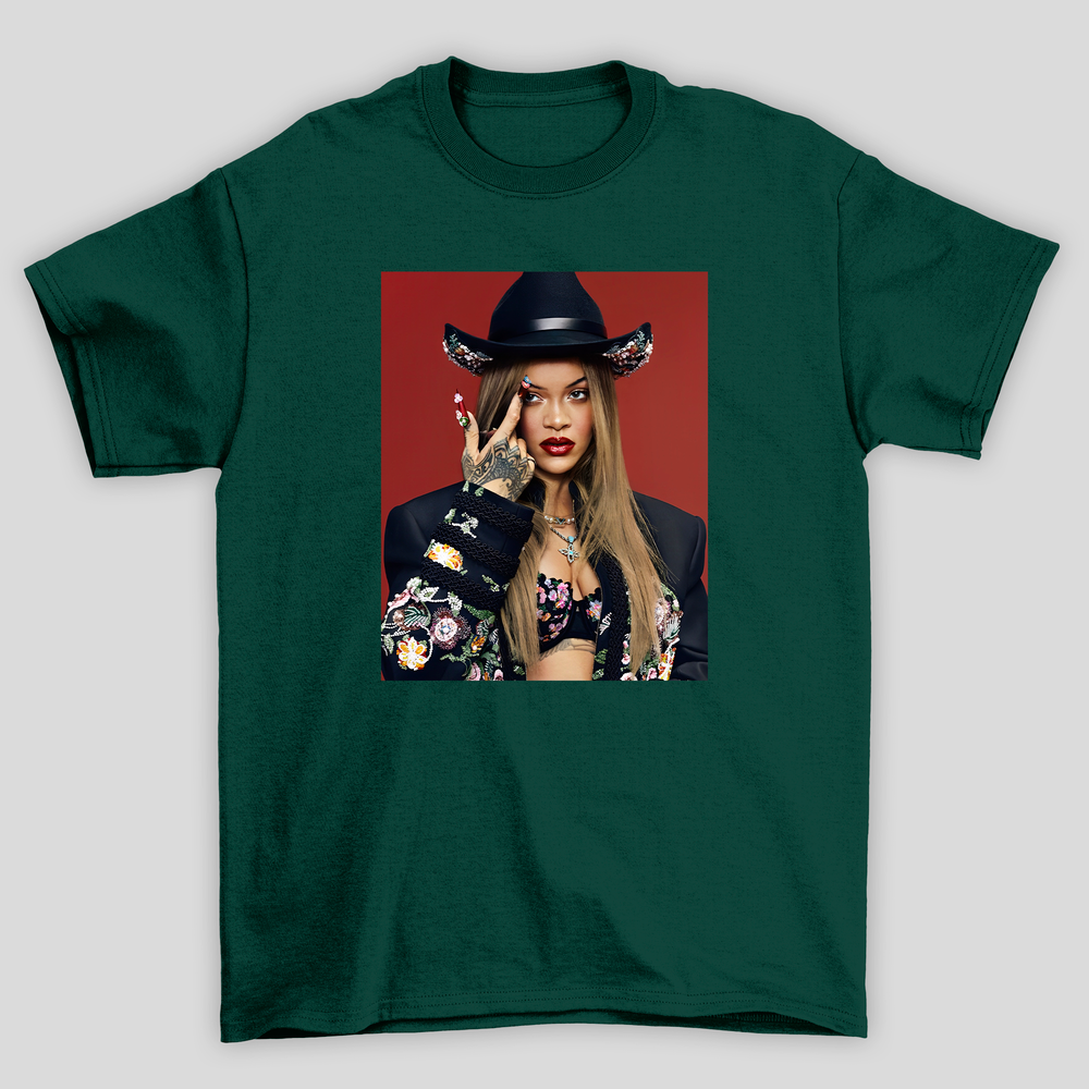 Camiseta Básica Rihanna Vogue China