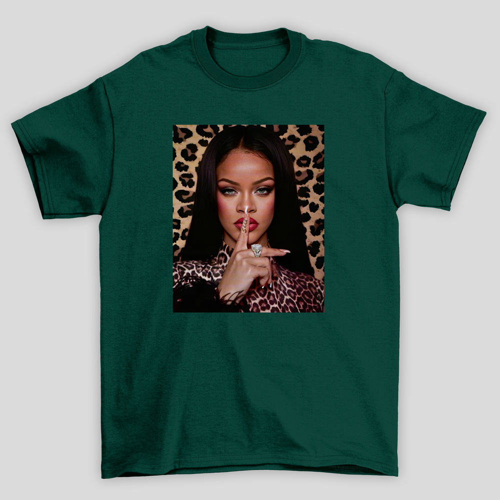 Camiseta Básica Rihanna Animal Print
