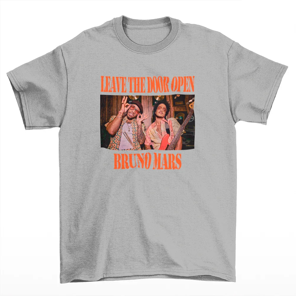 Camiseta Básica Leave The Doors Open Bruno Mars