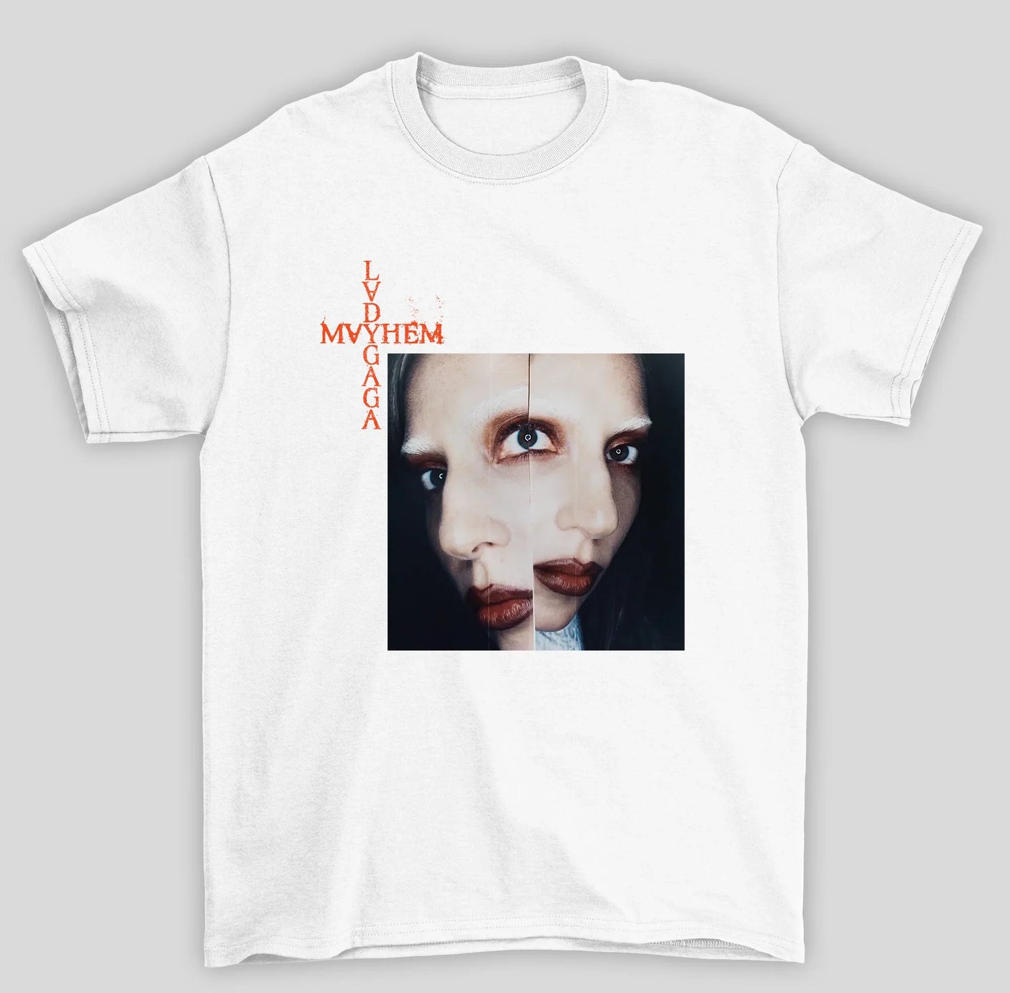 Camiseta Básica Lady Gaga Mayhem Cross- branco
