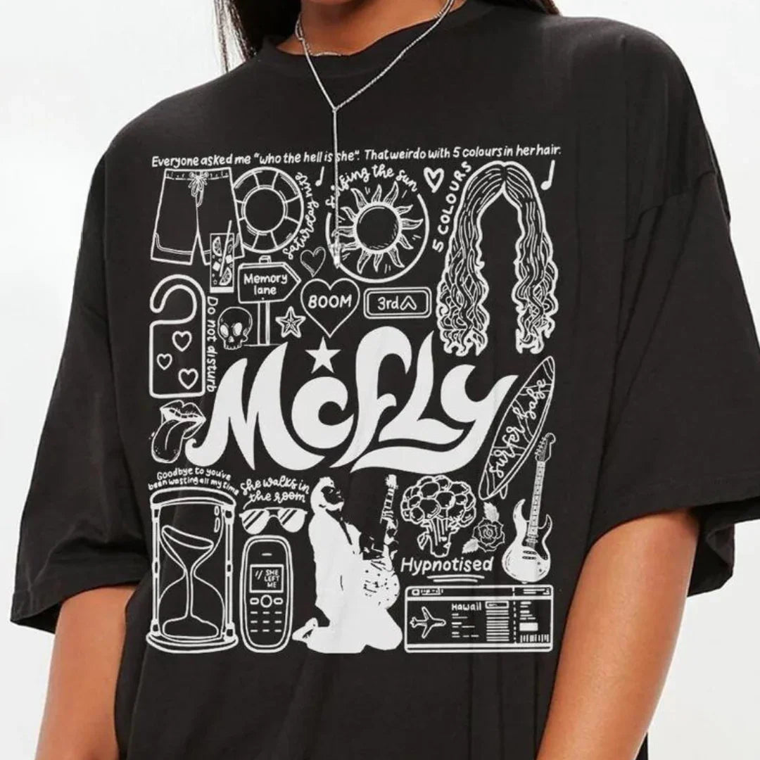 Camiseta Básica McFLY Doodle - preto