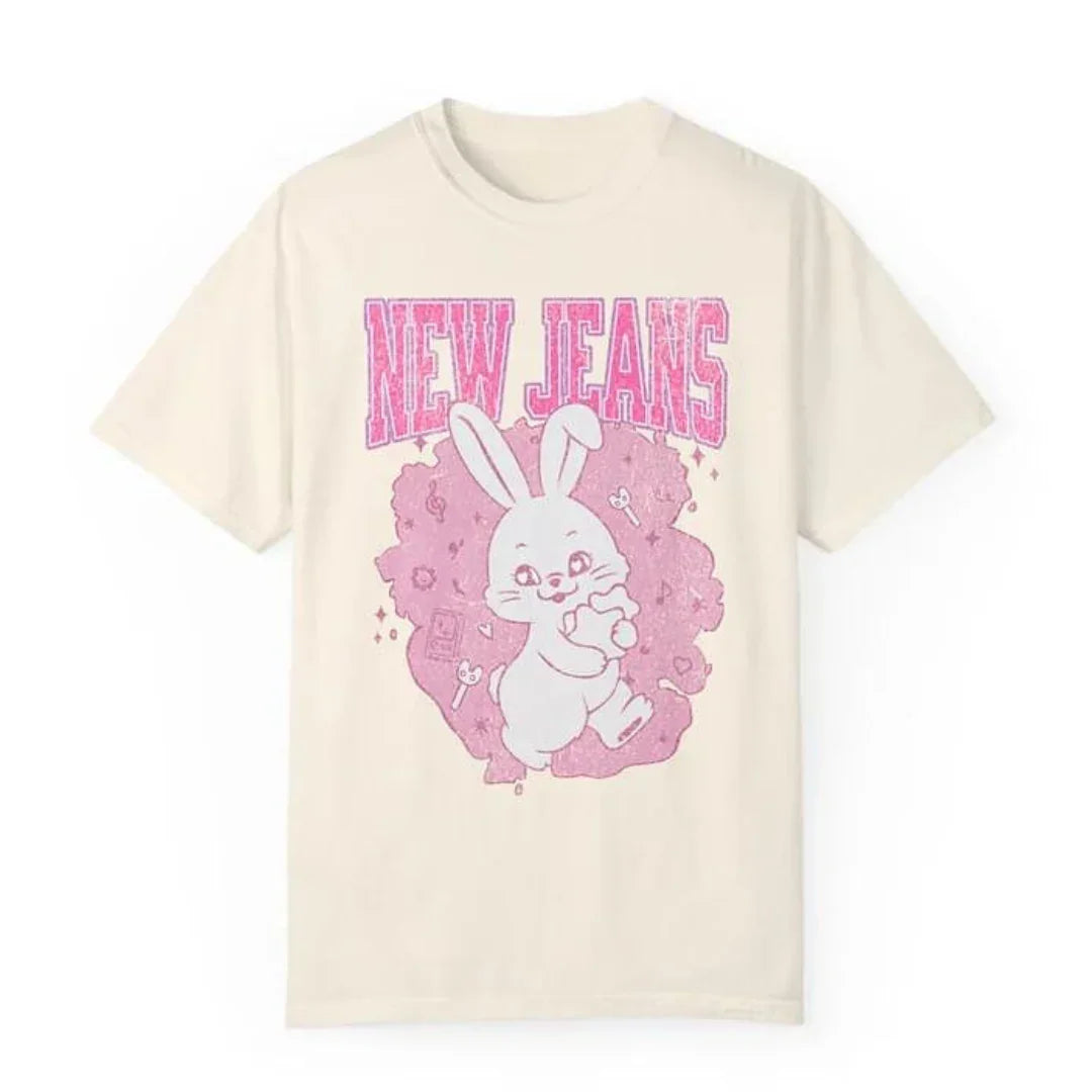 Camiseta Básica NewJeans Logo - pérola