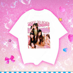 Camiseta Básica NewJeans Collab