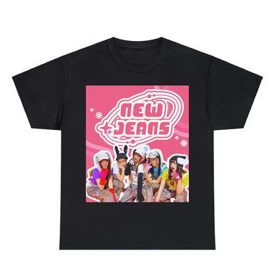 Camiseta Básica NewJeans Nostalgic - preto