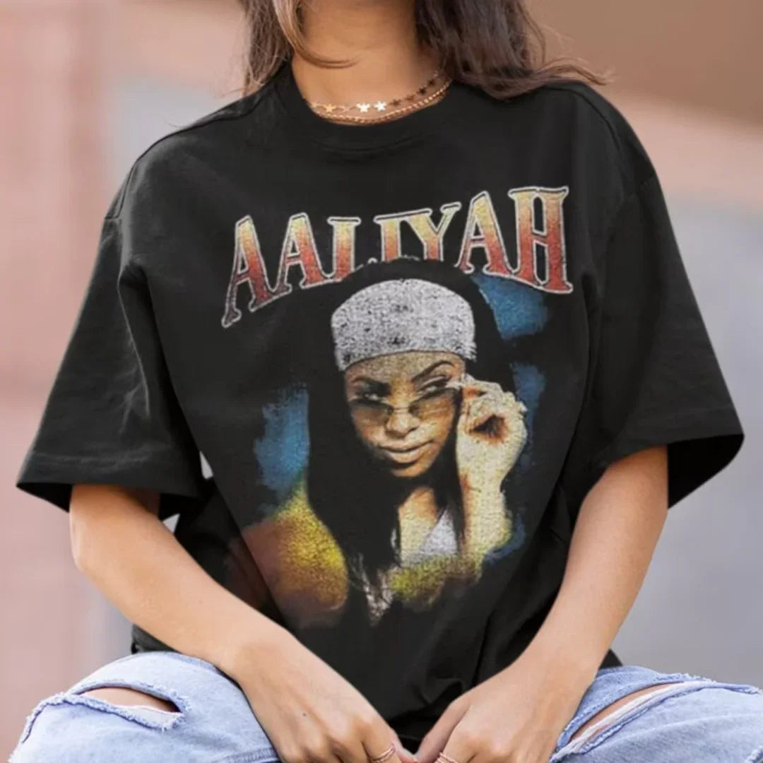 Camiseta Básica Aaliyah Retro-PRETO