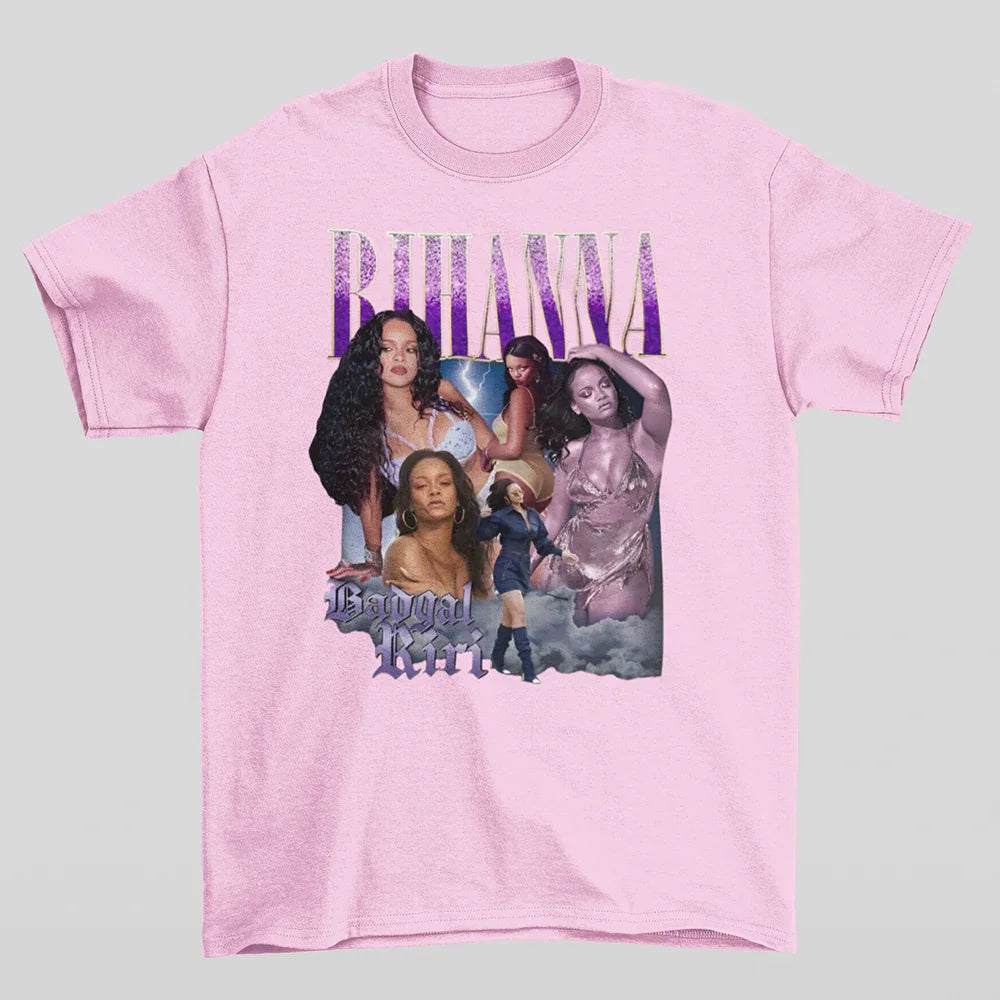 Camiseta Básica Rihanna Badgalriri- ROSA BEBE