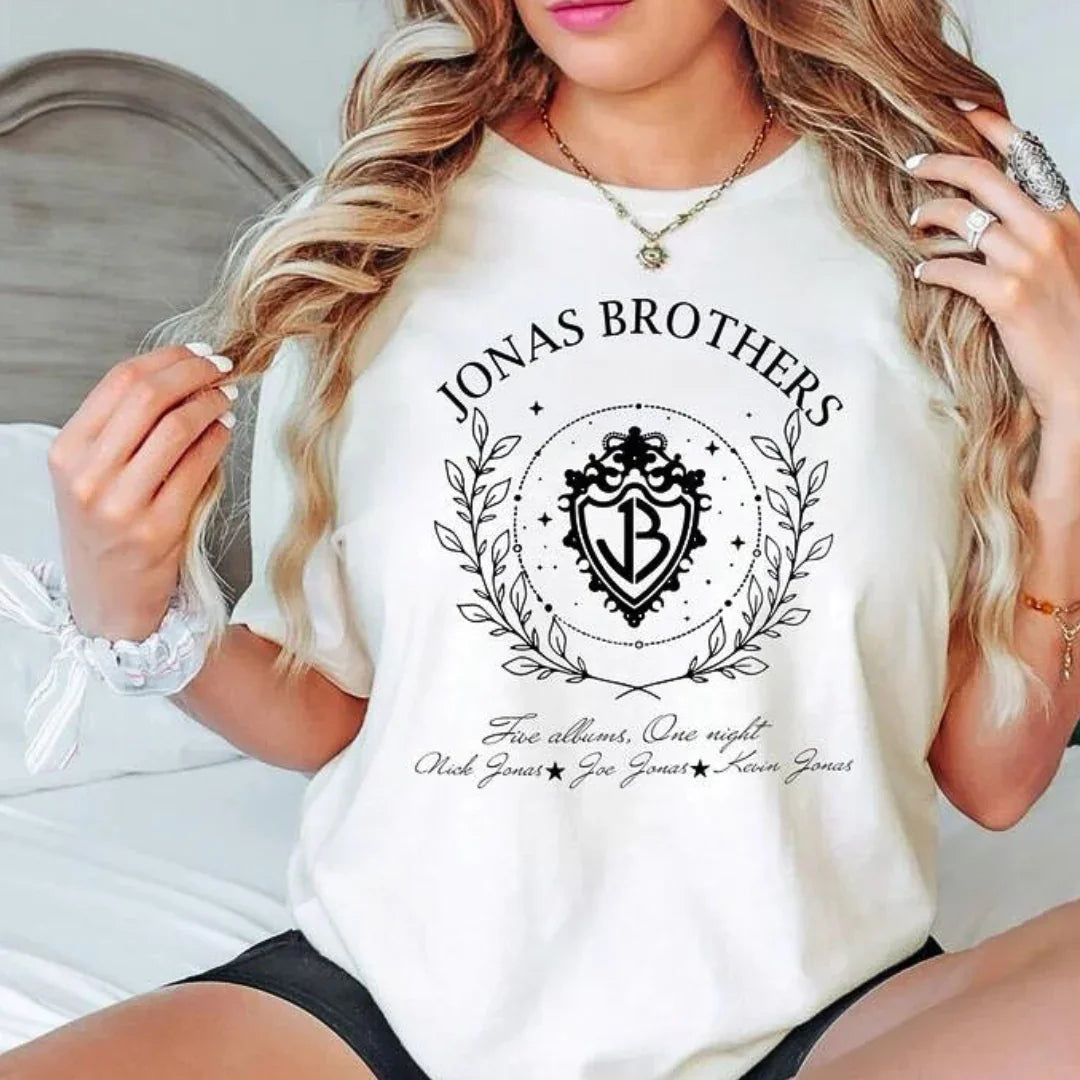 Camiseta Básica Jonas Brothers Aesthetic Branco