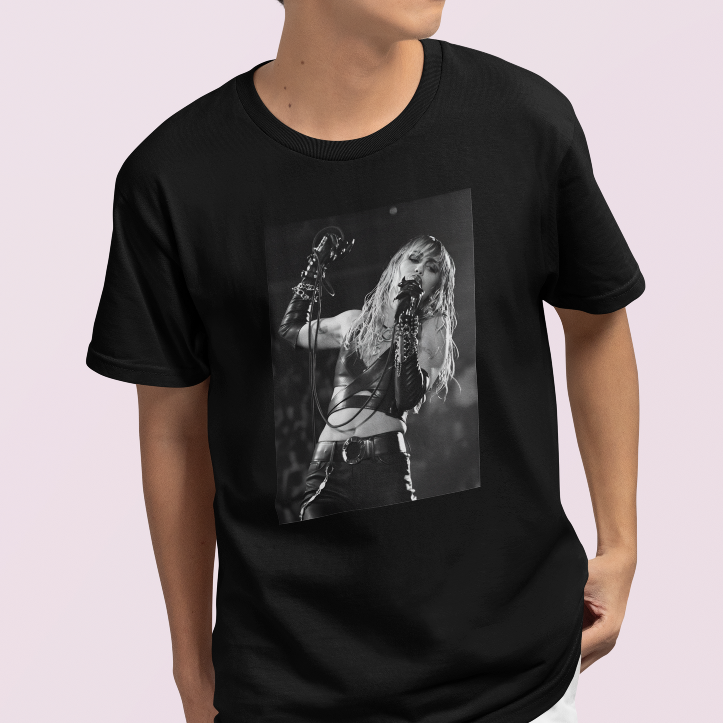 Camiseta Básica Miley Cyrus On Stage